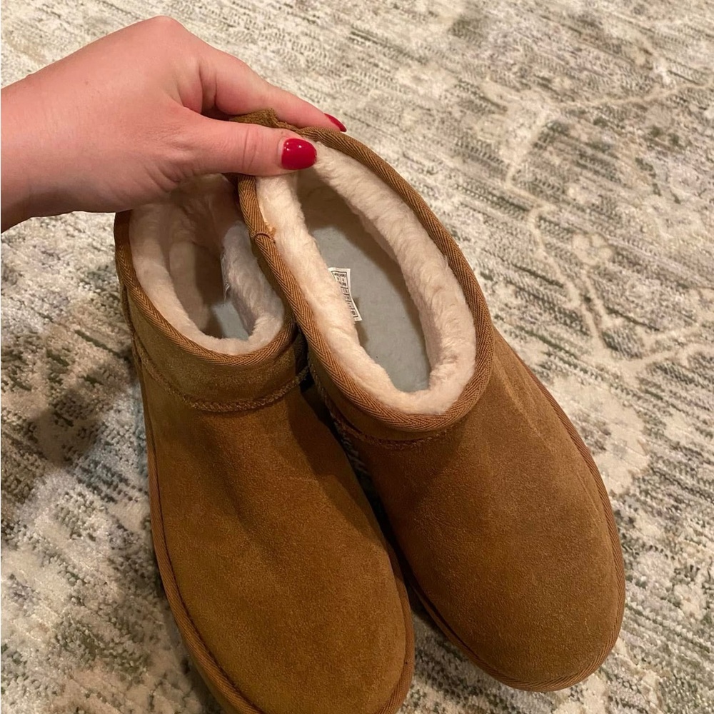 UGGs size 10